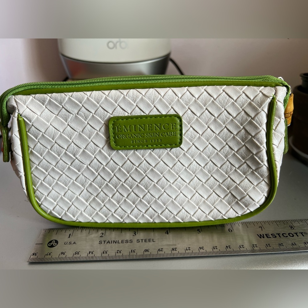 Eminence cosmetic bag come with Clinique lipstick & primer - Picture 8 of 8